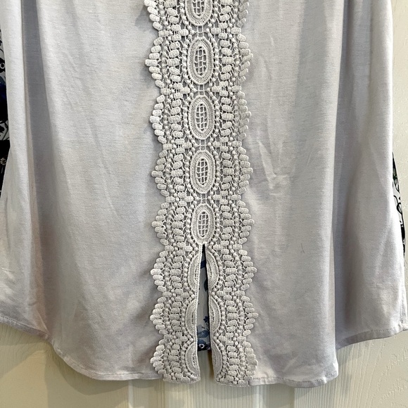 PALE SKY floral crochet top - Picture 7 of 7